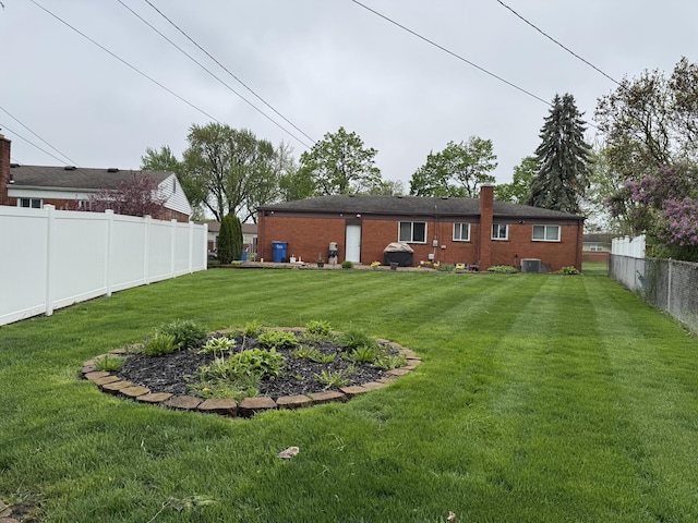 31534 Stricker Dr, Warren, MI 48088 - view of yard