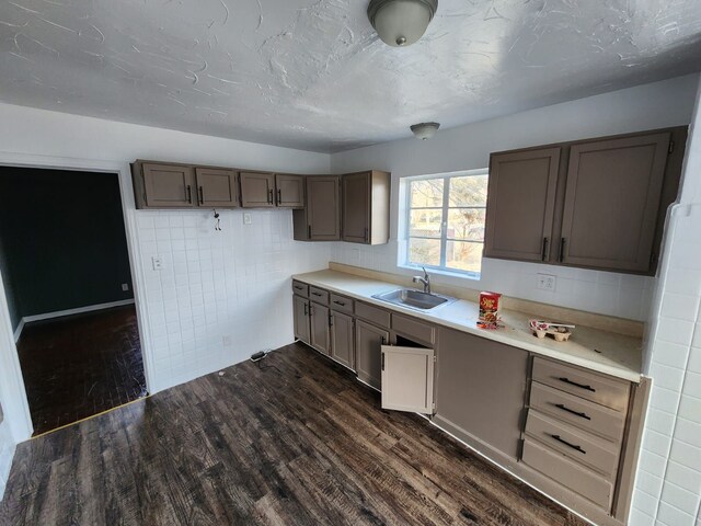 15646 Saratoga St, Detroit, MI 48205 - photo 5