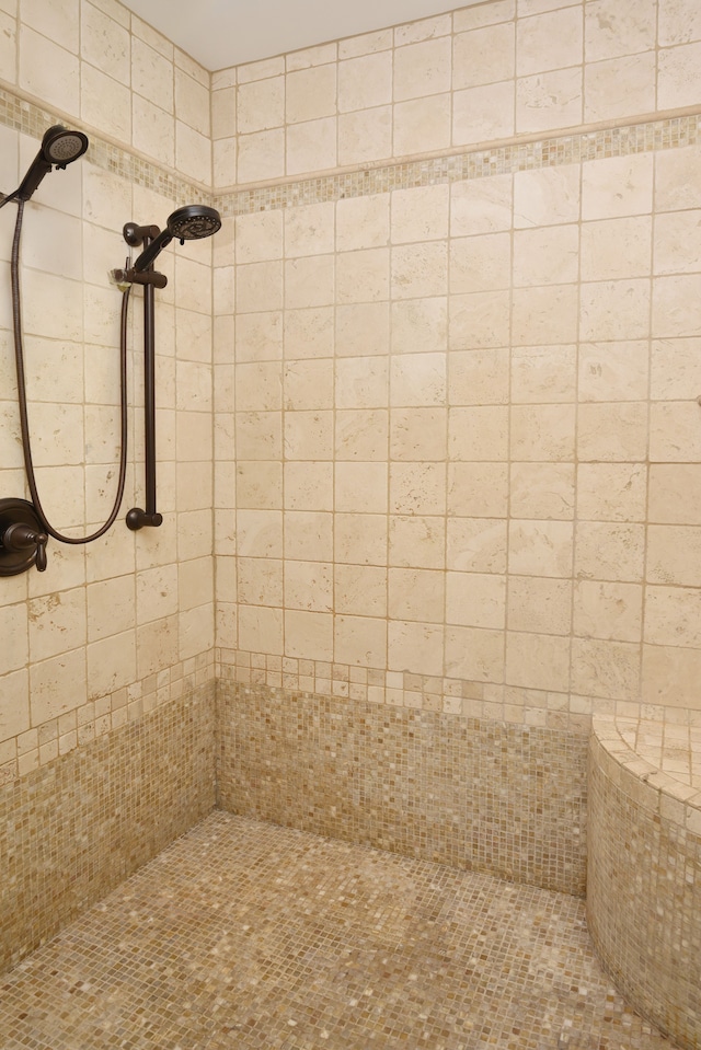 1256 Lenhill Ct, Bloomfield Hills, MI 48304 - bathroom featuring a tile shower