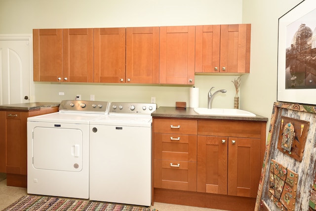 1256 Lenhill Ct, Bloomfield Hills, MI 48304 - laundry area featuring cabinet space and washing machine and clothes dryer