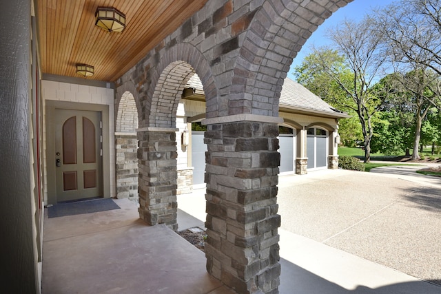 1256 Lenhill Ct, Bloomfield Hills, MI 48304 - view of home's community featuring concrete driveway and a garage