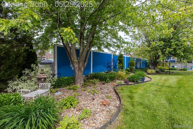 61 Cutting Dr, Troy, MI 48085 - view of yard