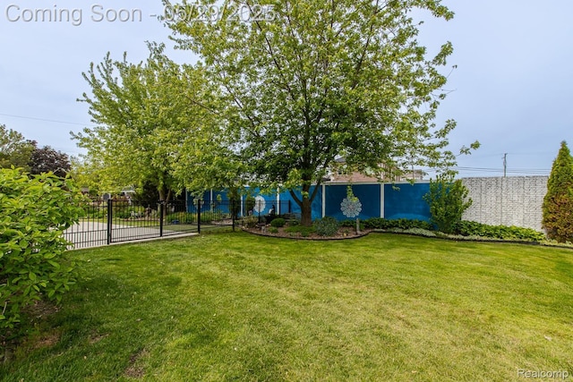 61 Cutting Dr, Troy, MI 48085 - view of yard