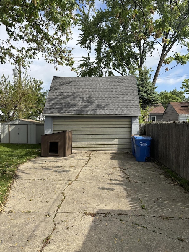7543 Ford Ave, Warren, MI 48091 - detached garage with fence