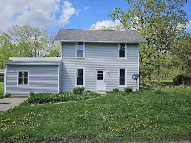 4084 Seneca St, Weston, MI 49289 - colonial house with a front yard