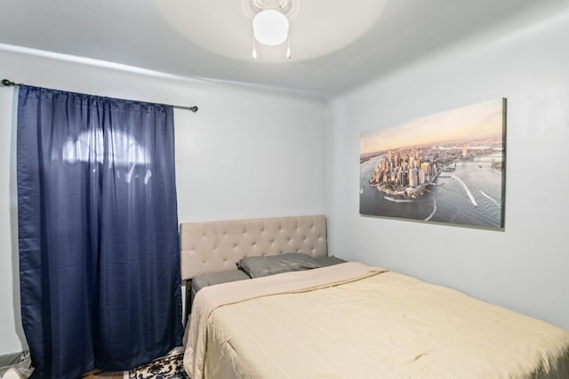 5125 Curtis St, Dearborn, MI 48126 - bedroom with ceiling fan