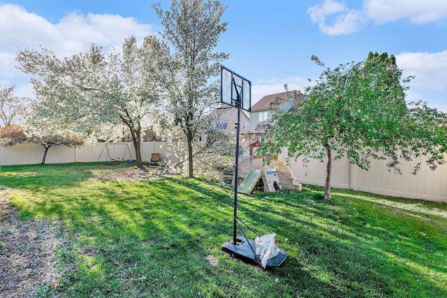 16511 Trailway Dr, Macomb, MI 48042 - view of yard