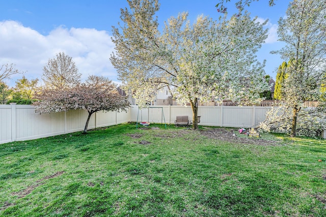 16511 Trailway Dr, Macomb, MI 48042 - view of yard