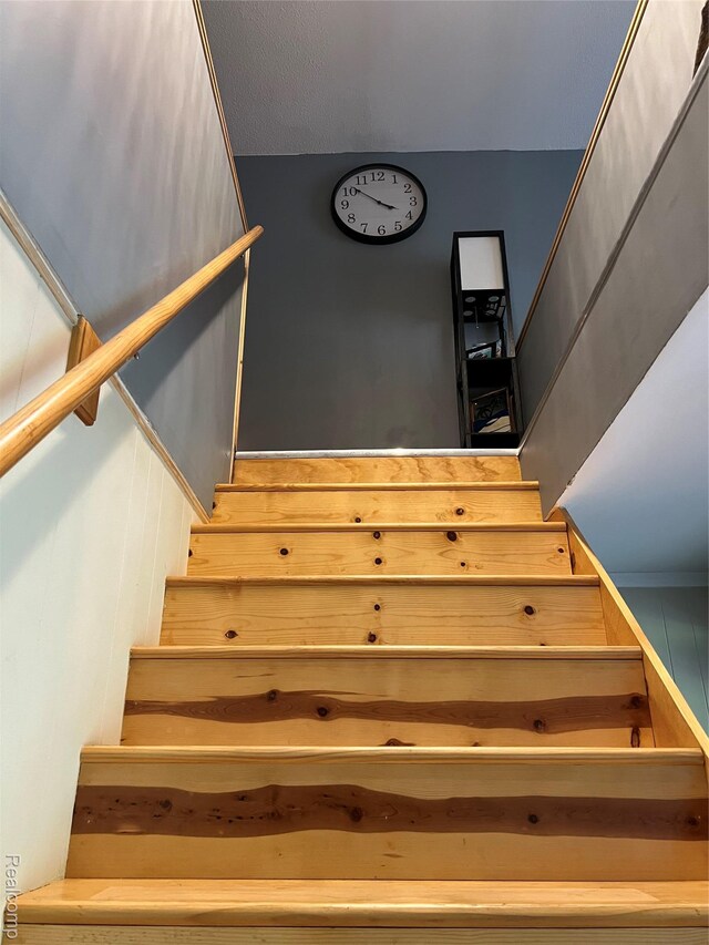 4564 Wildwood Rd, Alger, MI 48610 - view of stairs