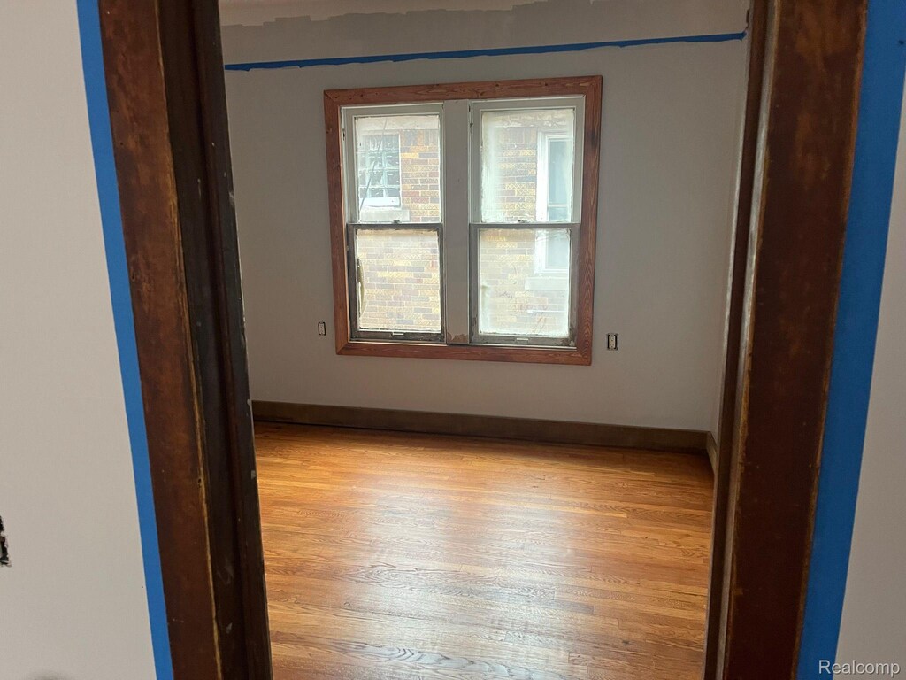 8060 Curt St, Detroit, MI 48213 - photo 2