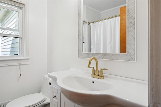 11389 Gold Arbor Rd, Plymouth, MI 48170 - bathroom featuring toilet, vanity, and a shower with curtain