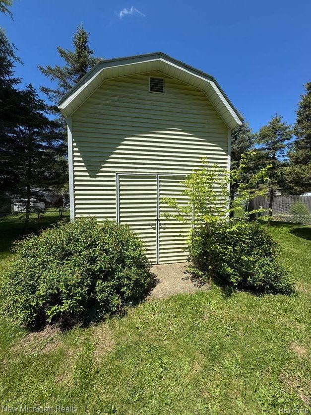 212 Sunnybrooke Dr, Vernon, MI 48476 - view of property exterior
