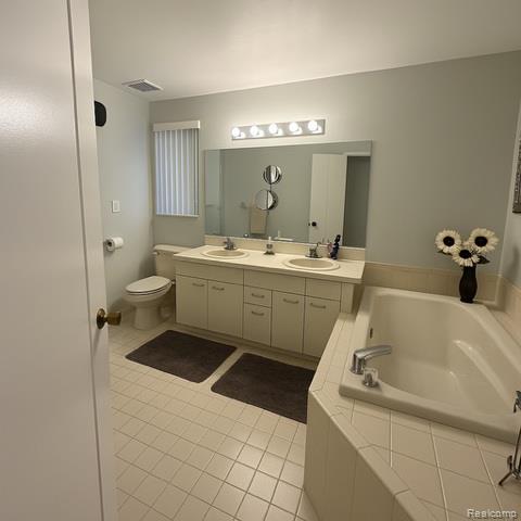 33779 Vista Dr, Farmington Hills, MI 48331 - photo 10
