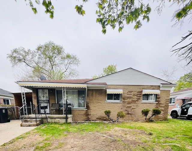6507 Dupont St, Flint, MI 48505 - view of front of property featuring covered porch