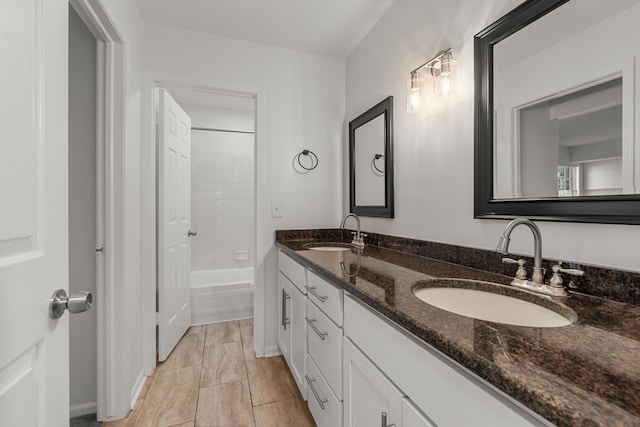 2658 Williamsburg Cir Unit 47, Auburn Hills, MI 48326 - full bath featuring double vanity and tub / shower combination