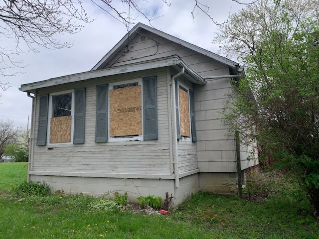 view of side of property