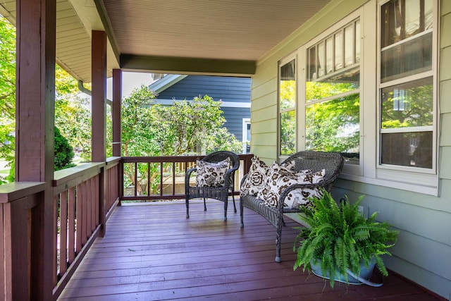 320 E Farnum Ave, Royal Oak, MI 48067 - wooden terrace featuring a porch