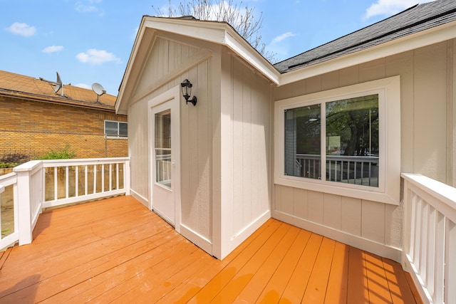 91 S Josephine Ave, Waterford, MI 48328 - view of wooden terrace