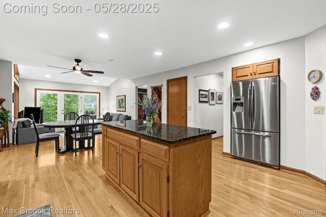 4395 Hickory Ct, Orchard Lake, MI 48323 - kitchen featuring stainless steel fridge with ice dispenser, light wood-type flooring, a ceiling fan, a kitchen island, and recessed lighting