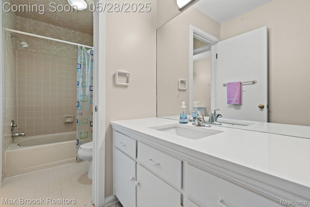 4395 Hickory Ct, Orchard Lake, MI 48323 - bathroom featuring toilet, vanity, shower / bath combo with shower curtain, and tile patterned floors