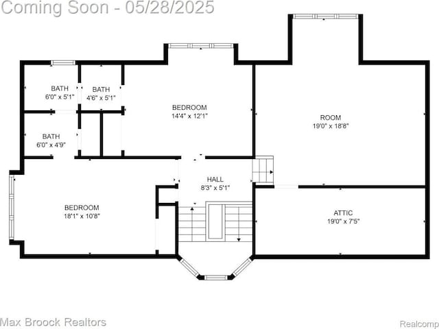 4395 Hickory Ct, Orchard Lake, MI 48323 - home floor plan