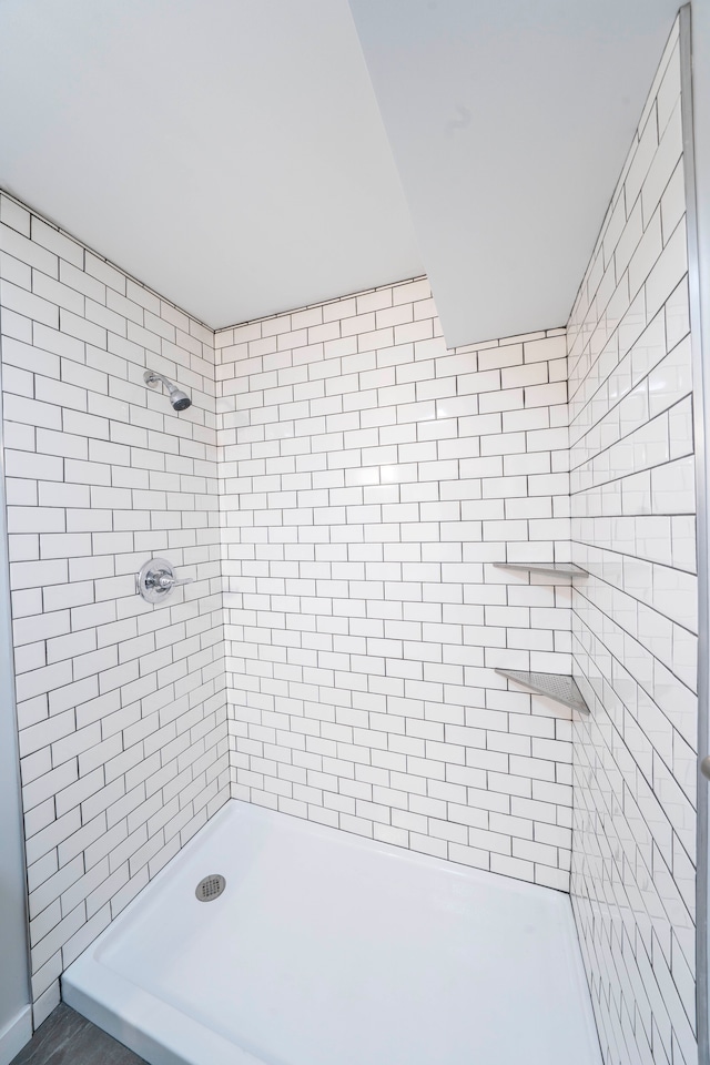 26015 E Huron River Dr, Flat Rock, MI 48134 - full bathroom with a tile shower
