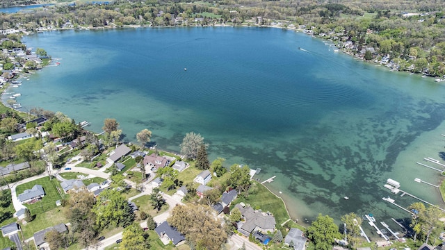 9528 Silverside Dr, South Lyon, MI 48178 - aerial view of property's location with a large body of water and nearby suburban area