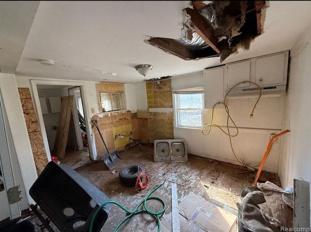 8558 Messmore Rd, Shelby Twp, MI 48317 - view of miscellaneous room