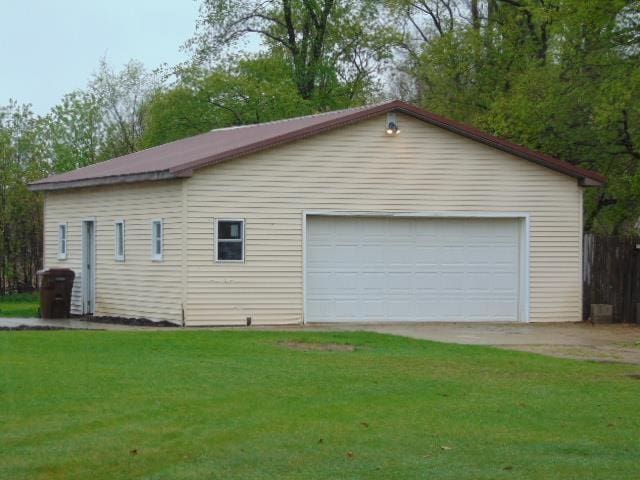 view of detached garage