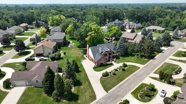 1947 Maplewood Ave, Bloomfield Hills, MI 48302 - aerial view of residential area featuring a heavily wooded area