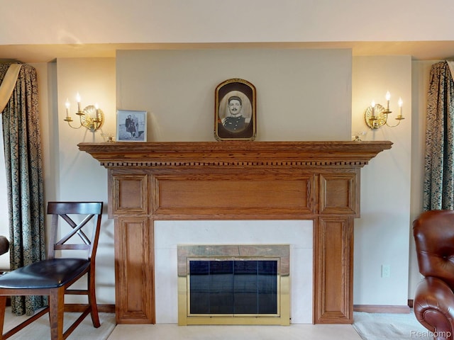 1947 Maplewood Ave, Bloomfield Hills, MI 48302 - detailed view of a glass covered fireplace and baseboards
