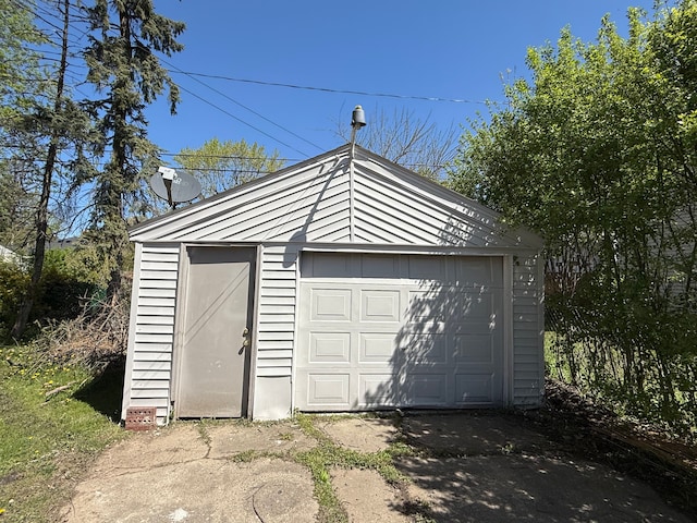 609 Buckingham Ave, Flint, MI 48507 - view of detached garage