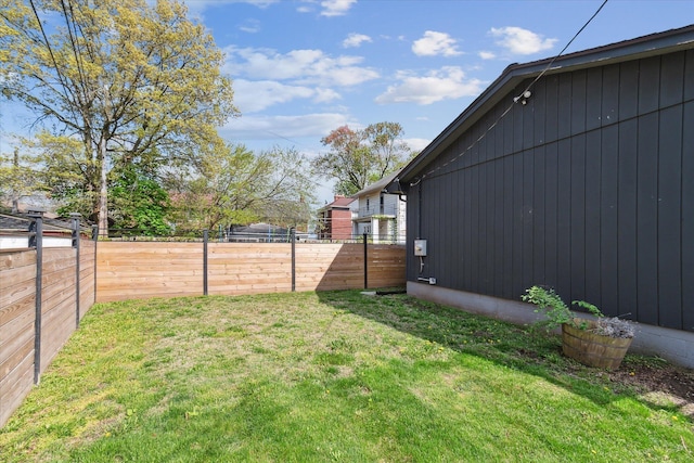 view of yard featuring fence