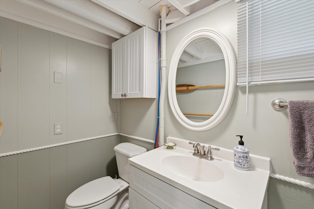 10458 Sleepy Hollow Ln, Mecosta, MI 49332 - bathroom featuring vanity and toilet