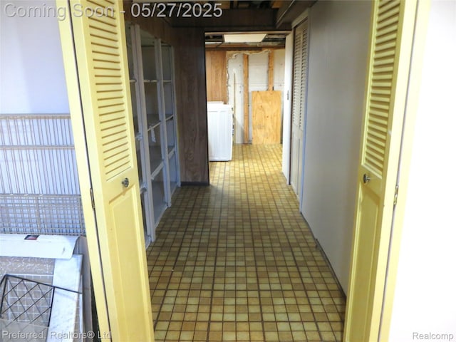37800 Charter Oaks Blvd, Clinton Township, MI 48036 - corridor featuring washer / clothes dryer