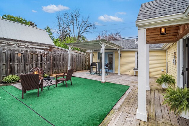 3012 Lansdowne Rd, Waterford, MI 48329 - view of yard with a wooden deck