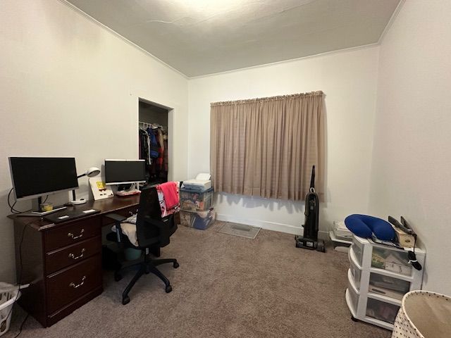 19916 Salem St, Detroit, MI 48219 - office space featuring carpet floors