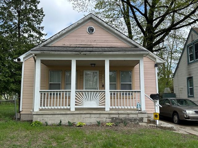 19916 Salem St, Detroit, MI 48219 - view of front of house with a porch