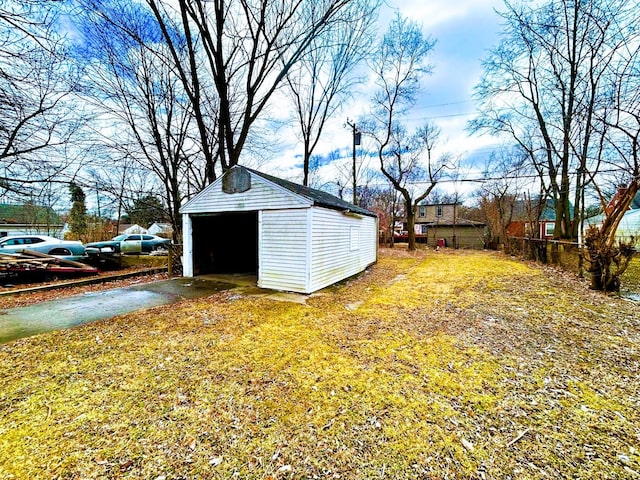 16476 Rossini Dr, Detroit, MI 48205 - view of outbuilding featuring an outdoor structure and fence