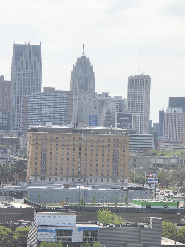 3320 Spinnaker Ln Unit 15E, Detroit, MI 48207 - city view