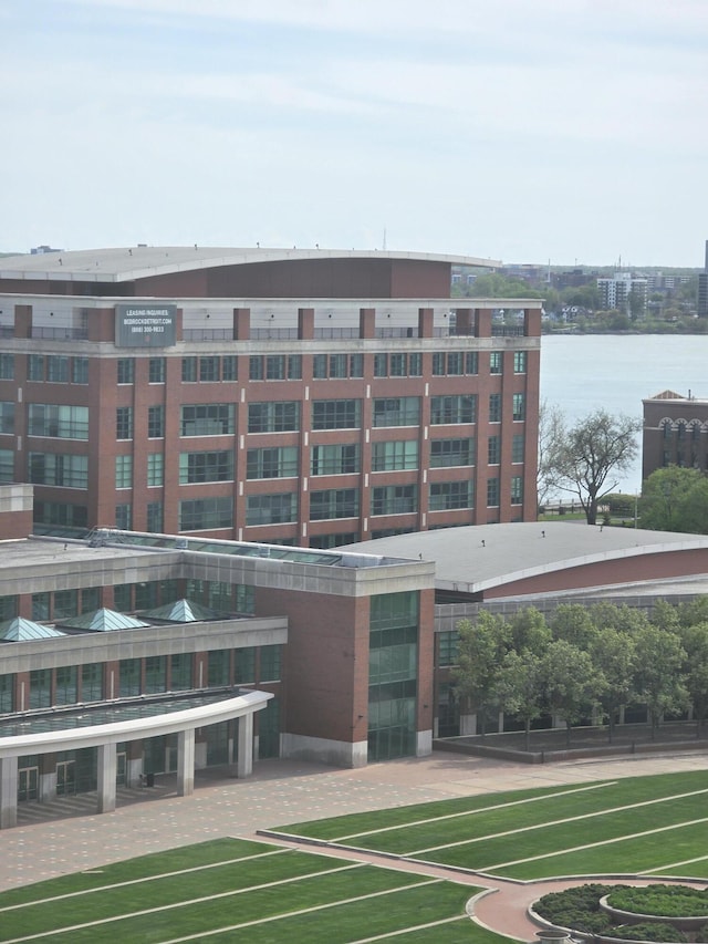 3320 Spinnaker Ln Unit 15E, Detroit, MI 48207 - view of property's community featuring a water view