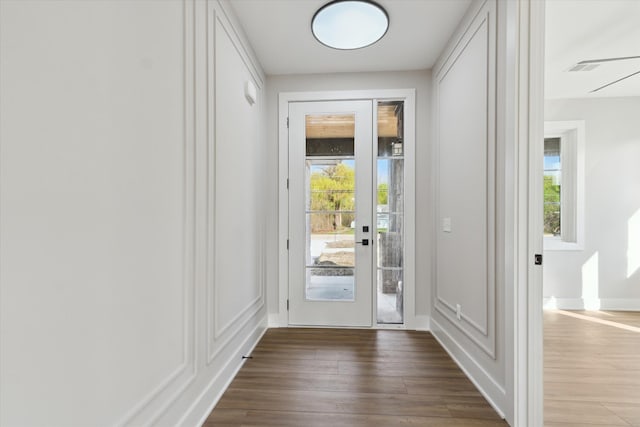 45518 Jefferson Ave, Chesterfield, MI 48047 - entryway with dark wood finished floors and baseboards