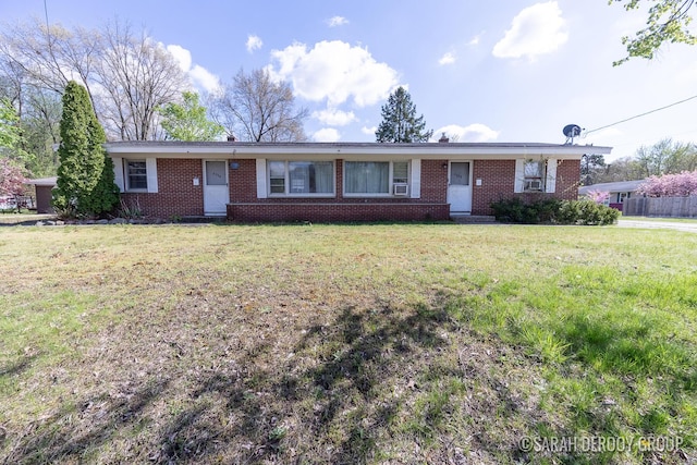2324-2326 38th St SW, Wyoming, MI 49519 - ranch-style home with brick siding and a front yard