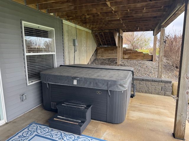 2660 Bay Pt, Imlay City, MI 48444 - exterior view of a hot tub