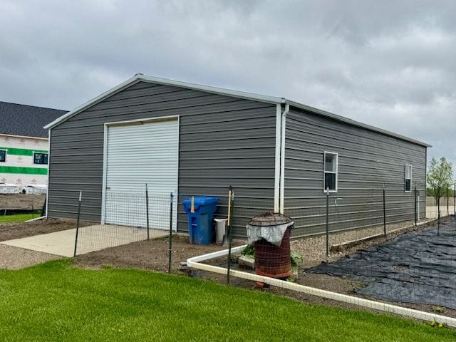 2660 Bay Pt, Imlay City, MI 48444 - view of outdoor structure featuring an outbuilding