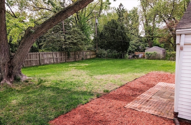 2365 Middlebelt Rd, West Bloomfield, MI 48324 - view of yard with a patio