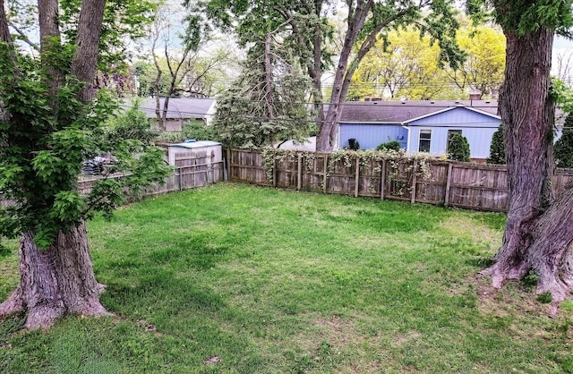2365 Middlebelt Rd, West Bloomfield, MI 48324 - view of yard
