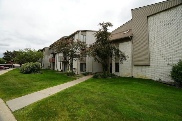 32013 W 12 Mile Rd Unit 306, Farmington Hills, MI 48334 - view of building exterior