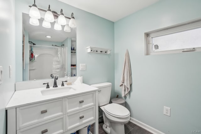 full bathroom with curtained shower, toilet, and vanity
