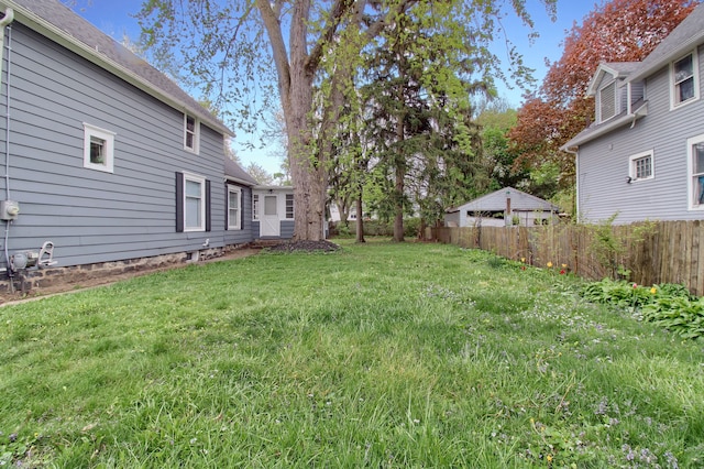 127 Bates St, Jackson, MI 49202 - view of yard